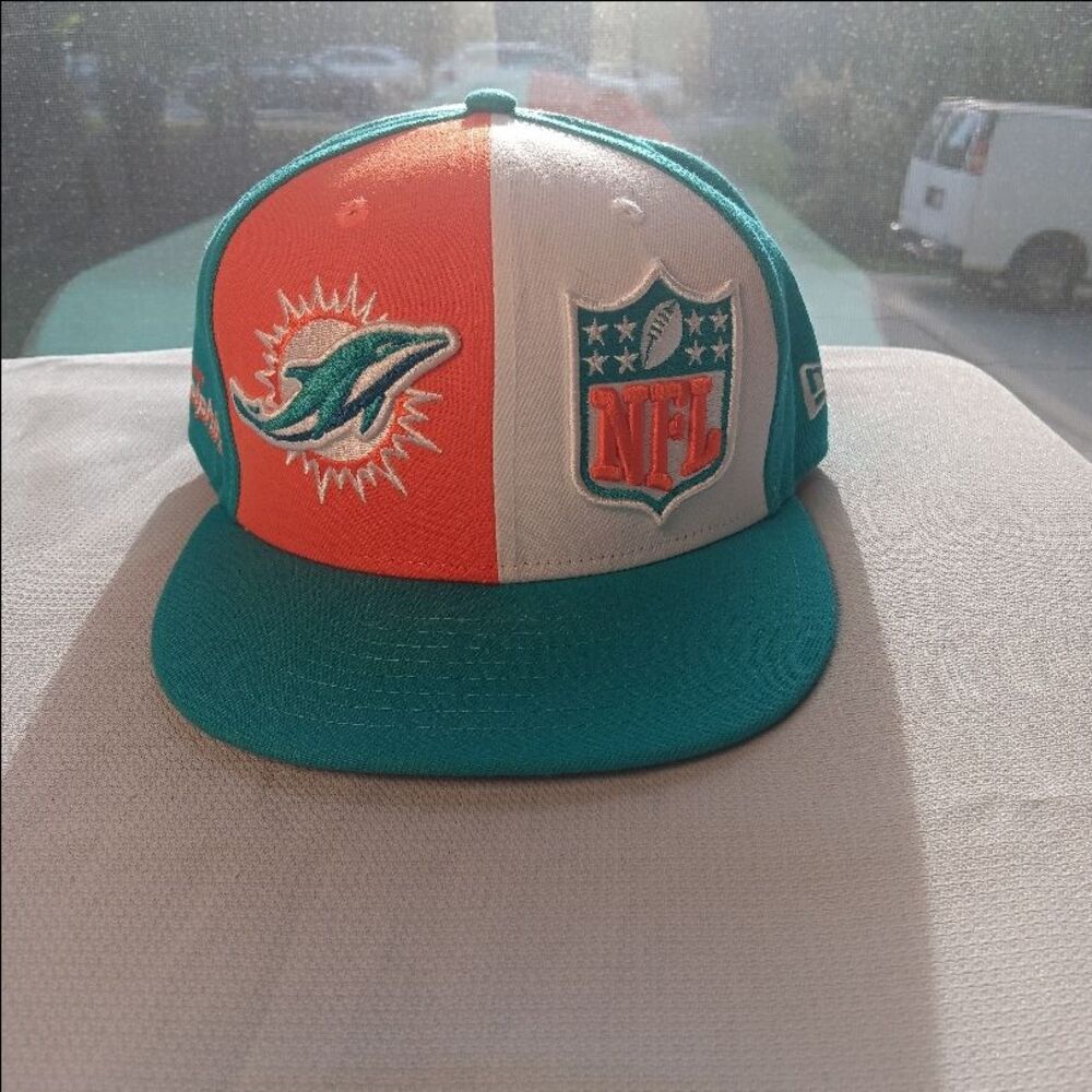 New Era Mens Large/Xlarge Cap Miami Dolphins Snapback Throwback Embroidered
